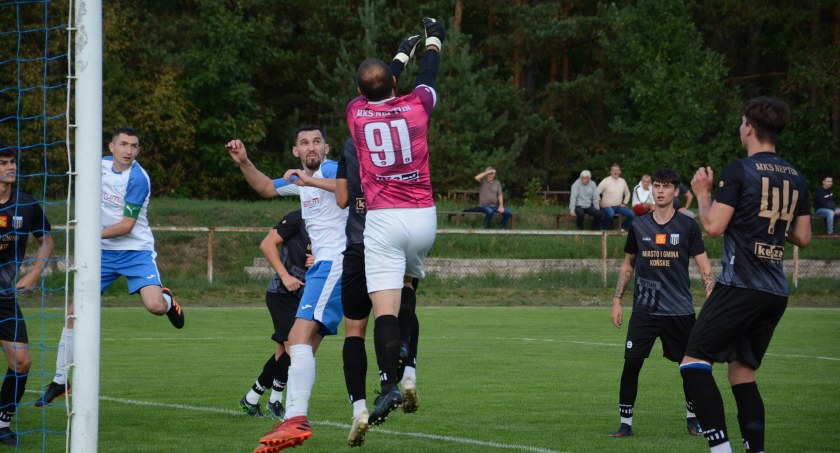 Orlicz sprawił niespodziankę remisując z Neptunem 2:2
