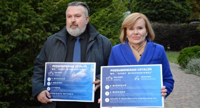 Na zdjęciu: poseł Anna Krupka i radny Mariusz Bodo, prezentują wyniki kontroli