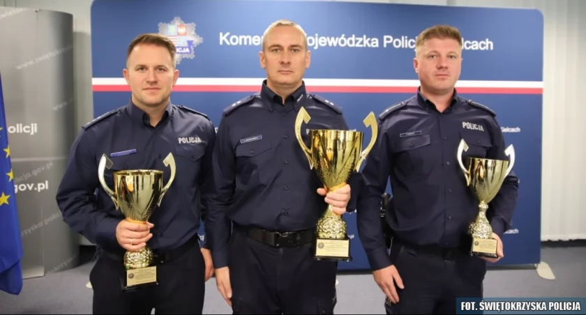 Na zdjęciu: najlepsi oicerowie dyżurni z województwa świętokrzyskiego. Fot. Świętokrzyska Policja