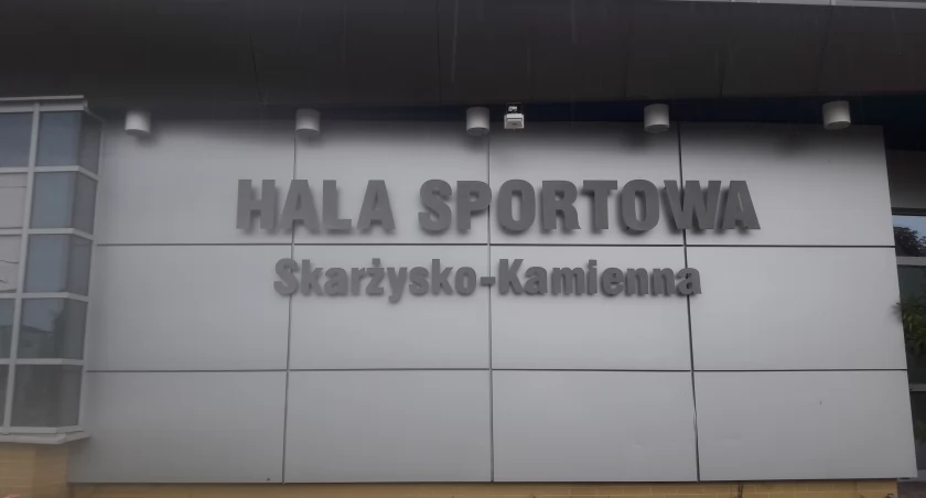 Zdjęcie: Jakub Miernik. Hala sportowa w Skarżysku-Kammieniej - miejsce spotkanie dawnych siatkarzy ZKS Skórzani