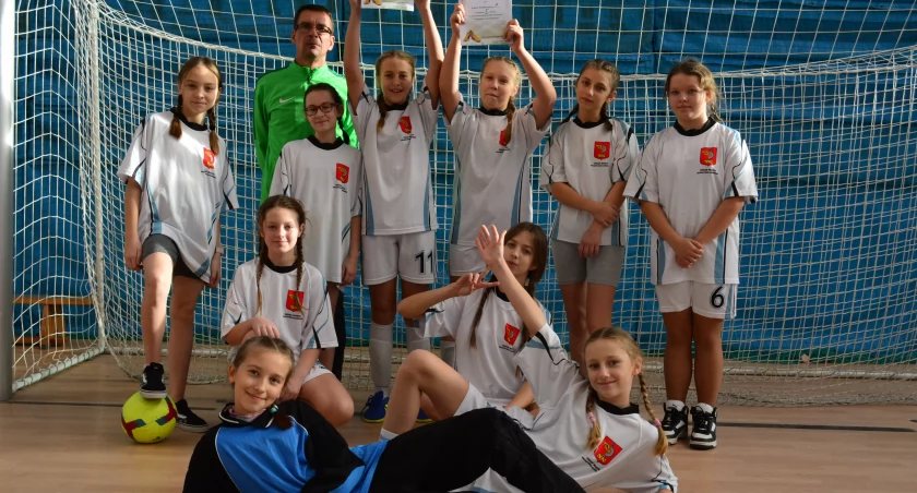 Zdjęcie. Reprezentacja Szkoły Podstawowej nr 7 w Skarżysku-Kamiennej