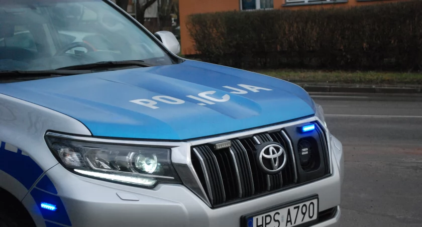 Kradzież mienia osobistego jak telefon o wysokiej wartości, jest poważnym przestępstwem