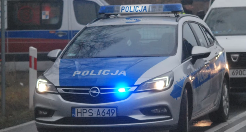 Podejrzenia u funkcjonariuszy wzbudziło zachowanie kierowcy mazdy