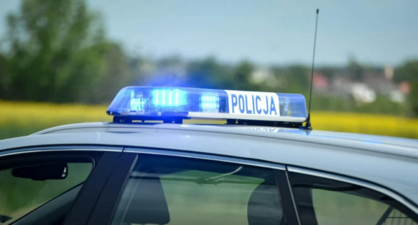 Mundurowi apelują o ostrożność przy dokonywaniu zakupów online i przypominają o konieczności weryfikacji wiarygodności sprzedawców oraz korzystaniu z zabezpieczonych form płatności 