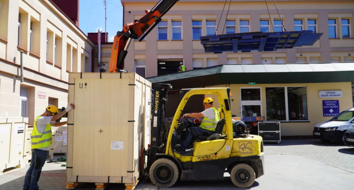 Informator Samorządowy Powiatu Skarżyskiego, Najnowszej generacji tomograf komputerowy Szpitalu Powiatowym Skarżysku Kamiennej urządzenie zapewni pacjentom szybszą precyzyjną diagnozę - zdjęcie, fotografia