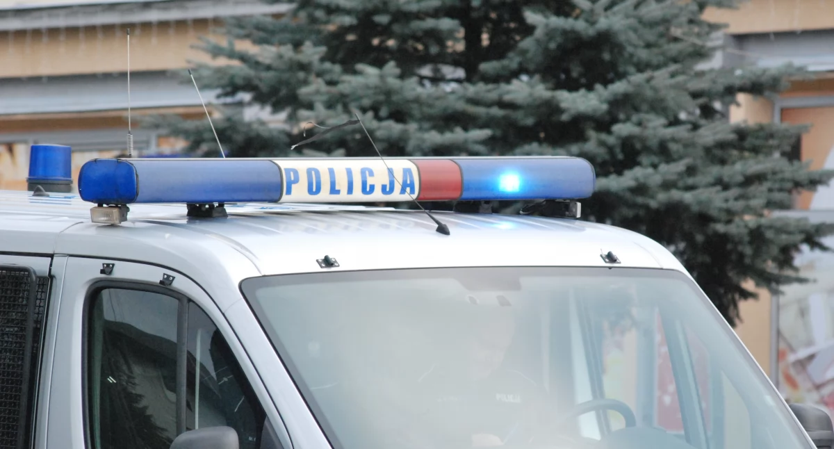 Kronika policyjna , Oszust namówił seniora inwestowania akcje - zdjęcie, fotografia