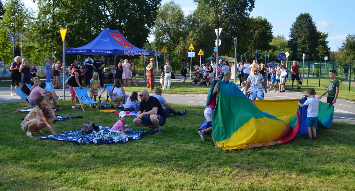 Imprezy plenerowe , kulturą dzieci bawiły świetnie - zdjęcie, fotografia