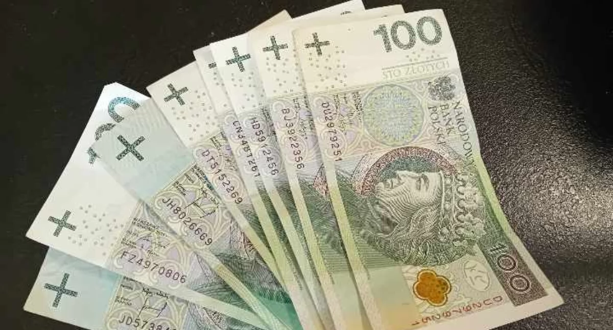 US - ZUS, przekazał informacje Znamy termin wypłaty pierwszych czternastek - zdjęcie, fotografia