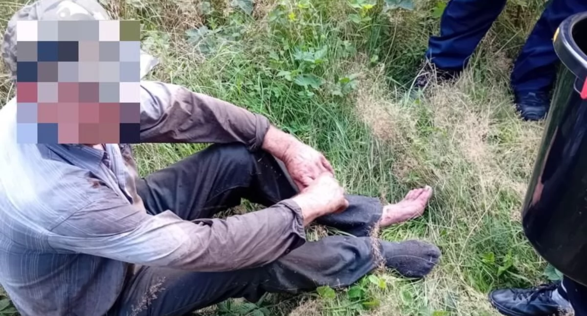Kronika policyjna , Skarżyscy policjanci poszukiwali zaginionego seniora Utknął bagnistym terenie - zdjęcie, fotografia