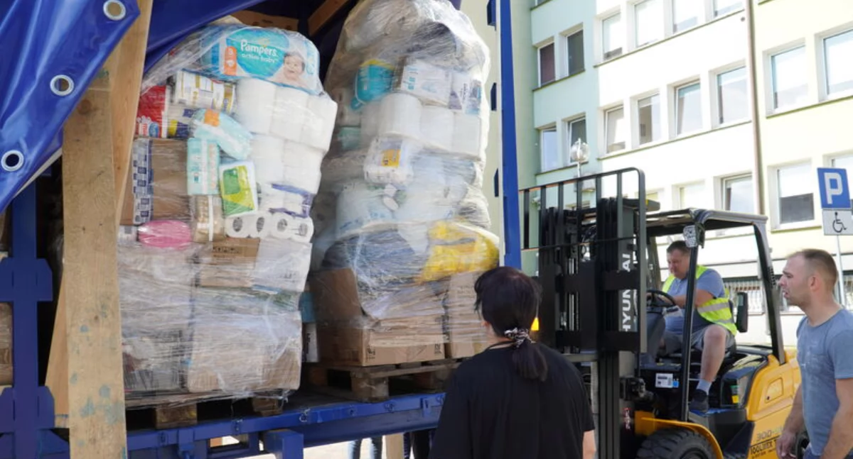 Informator Samorządowy Powiatu Skarżyskiego, pomocy poszkodowanych mieszkańców Powiatu Kłodzkiego Transport darów Powiatu Skarżyskiego przygotowany drogi - zdjęcie, fotografia
