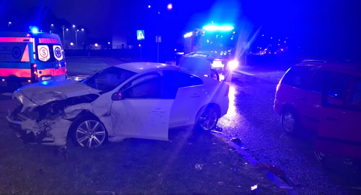 Wypadki , Zderzenie dwóch samochodów Skarżysku Kamiennej kierownicą pijany - zdjęcie, fotografia
