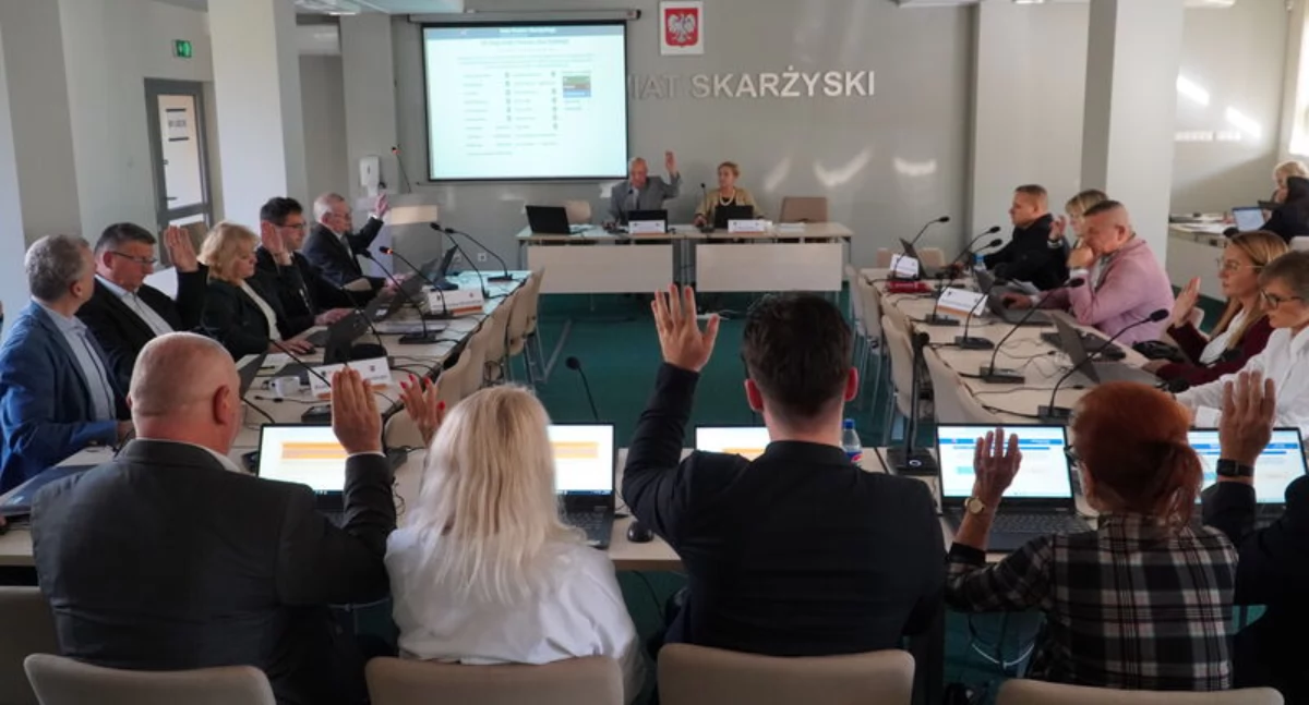 Informator Samorządowy Powiatu Skarżyskiego, Branżowe Centrum Umiejętności Zespole Szkół Transportowo Mechatronicznych utworzone Radni Powiatu Skarżyskiego podjęli uchwałę - zdjęcie, fotografia