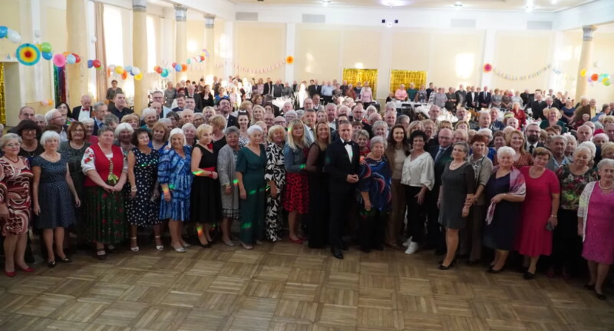 Informator Samorządowy Miasta Skarżyska-Kam., Powiatowy Seniora stylu seniorzy powiatu skarżyskiego kolejny udowodnili aktywni mają mnóstwo energii - zdjęcie, fotografia