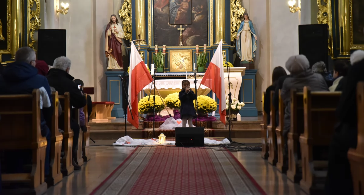 Koncerty , Spotkanie pieśnią patriotyczną Skarżysku Kościelnym - zdjęcie, fotografia