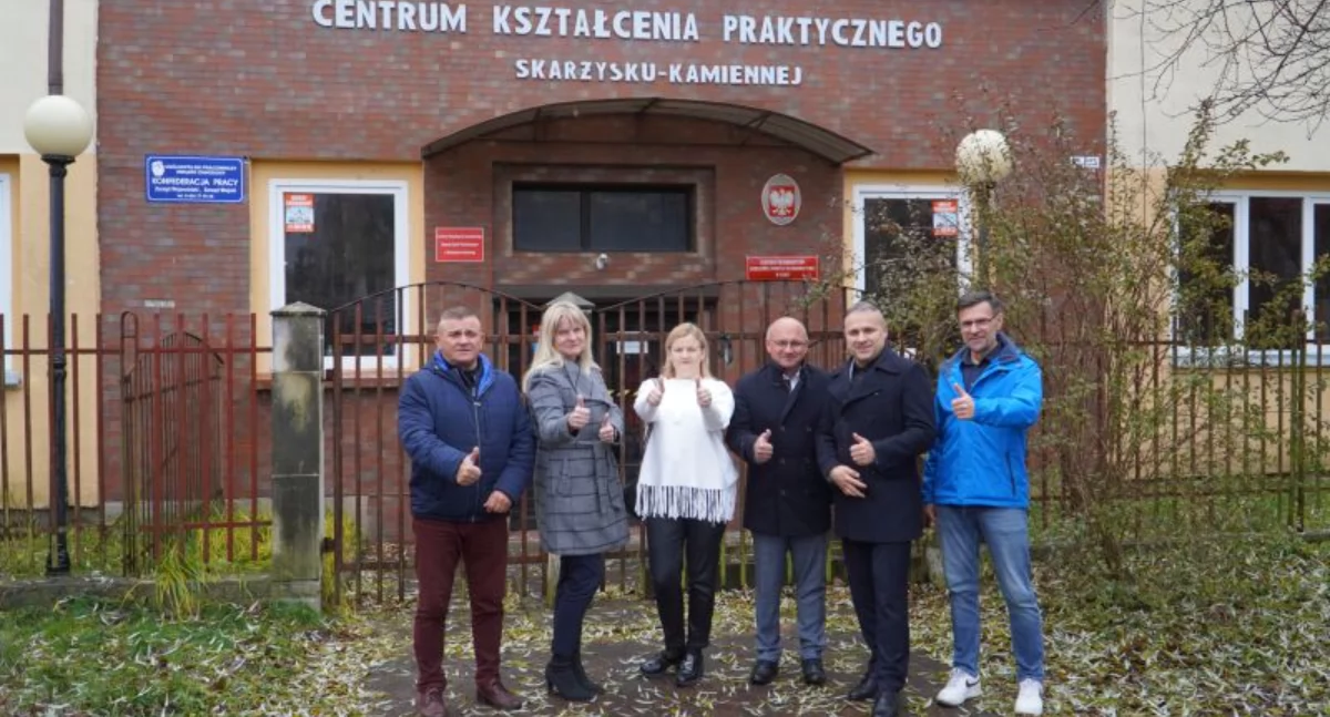 Informator Samorządowy Powiatu Skarżyskiego, Blisko pozyskał Powiat Skarżyski modernizację Centrum Kształcenia Zawodowego - zdjęcie, fotografia