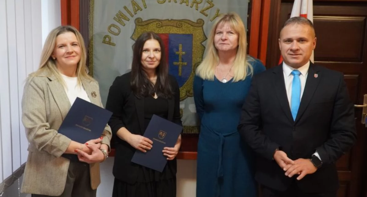 Informator Samorządowy Powiatu Skarżyskiego, Awans zawodowy nauczycielek - zdjęcie, fotografia