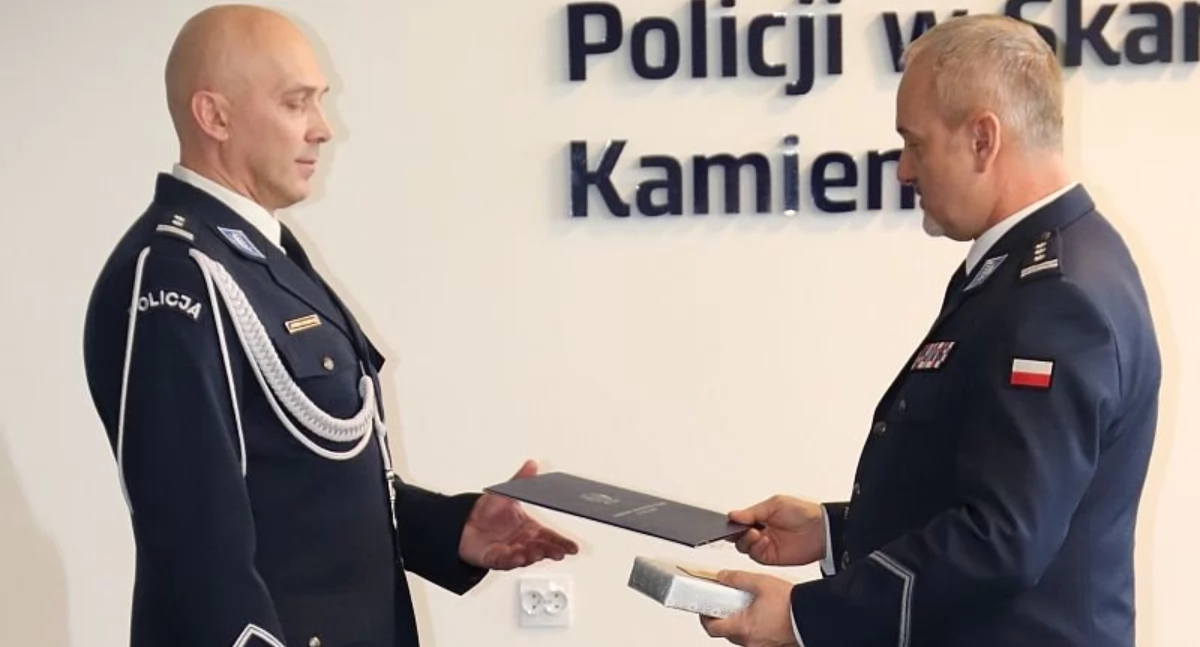 Kronika policyjna , Zmiana stanowisku Komendanta Powiatowego Policji Skarżysku Kamiennej otwarcie skarżyskiej jednostce - zdjęcie, fotografia