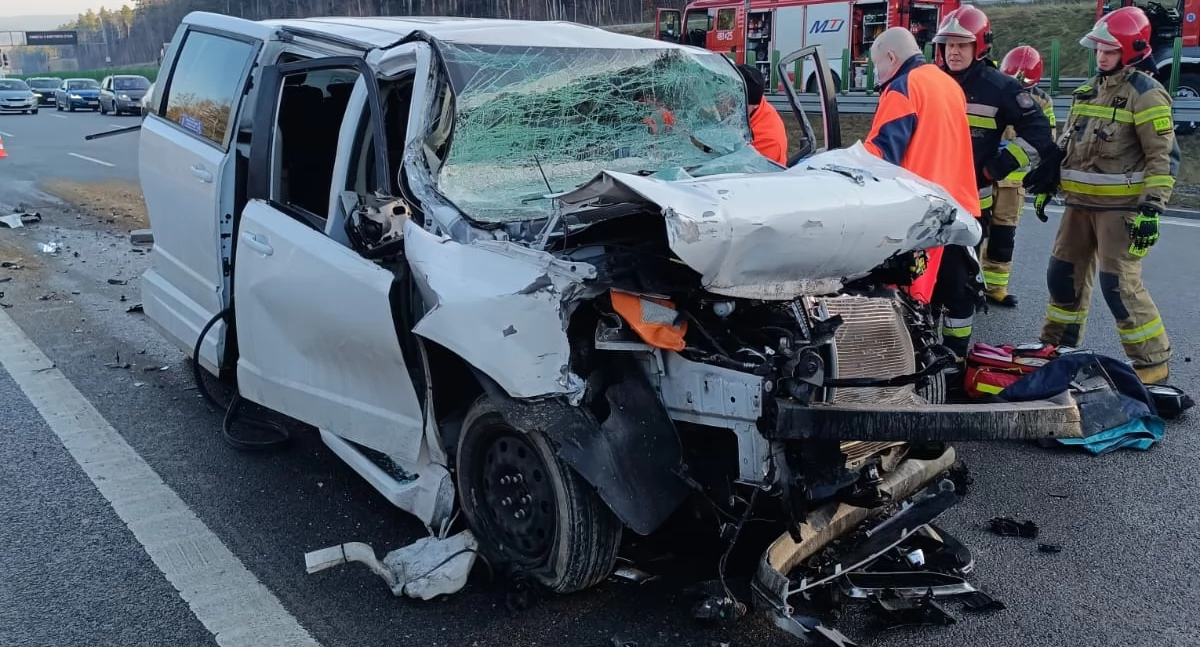 Wypadki , Tragiczny wypadek trasie Skarżysku Kamiennej żyje kierowca samochodu - zdjęcie, fotografia