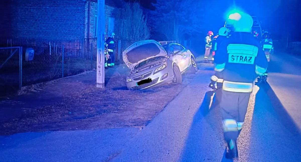 Wypadki , Wypadek Lipowym Plebańskim Pijany kierowca rowie - zdjęcie, fotografia