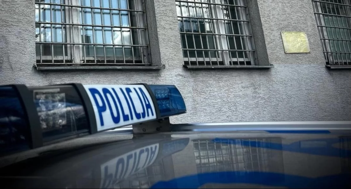 Kronika policyjna , Awantura osiedlu Przydworcowe latek znieważył policjantów naruszył nietykalność - zdjęcie, fotografia