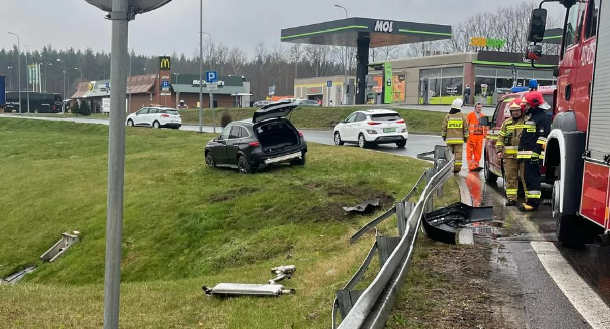 Wypadki , Wypadek Suchedniowie Jedna osoba trafiła szpitala - zdjęcie, fotografia