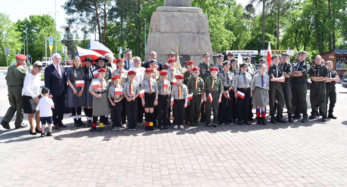 Uroczystości , Majowe świętowanie Skarżysku rocznica Konstytucji uczczona godnością - zdjęcie, fotografia
