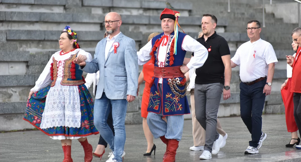 Wydarzenia , Majówka polonezem kiełbaską Placu Staffa - zdjęcie, fotografia