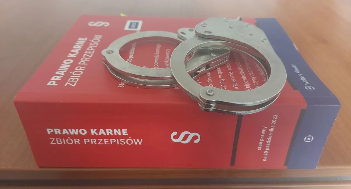 Kronika policyjna , Kradzież salonie telefonii komórkowej Skarżysku Kamiennej Straty sięgają - zdjęcie, fotografia