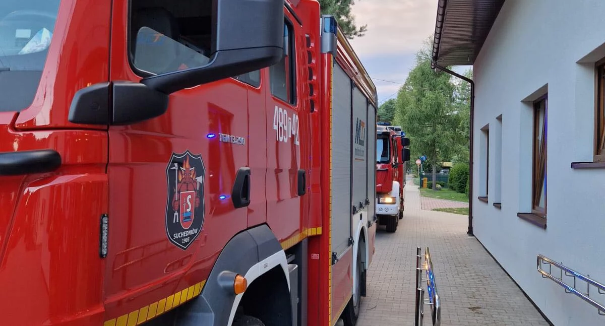 Straż Pożarna, Nieszczelna instalacja gazowa Suchedniowie budynku ewakuowało osób - zdjęcie, fotografia