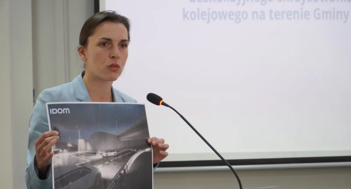 Informator Samorządowy Powiatu Skarżyskiego, sesja Powiatu Skarżyskiego decyzje radnych podziękowania długoletniego inspektora sanitarnego - zdjęcie, fotografia