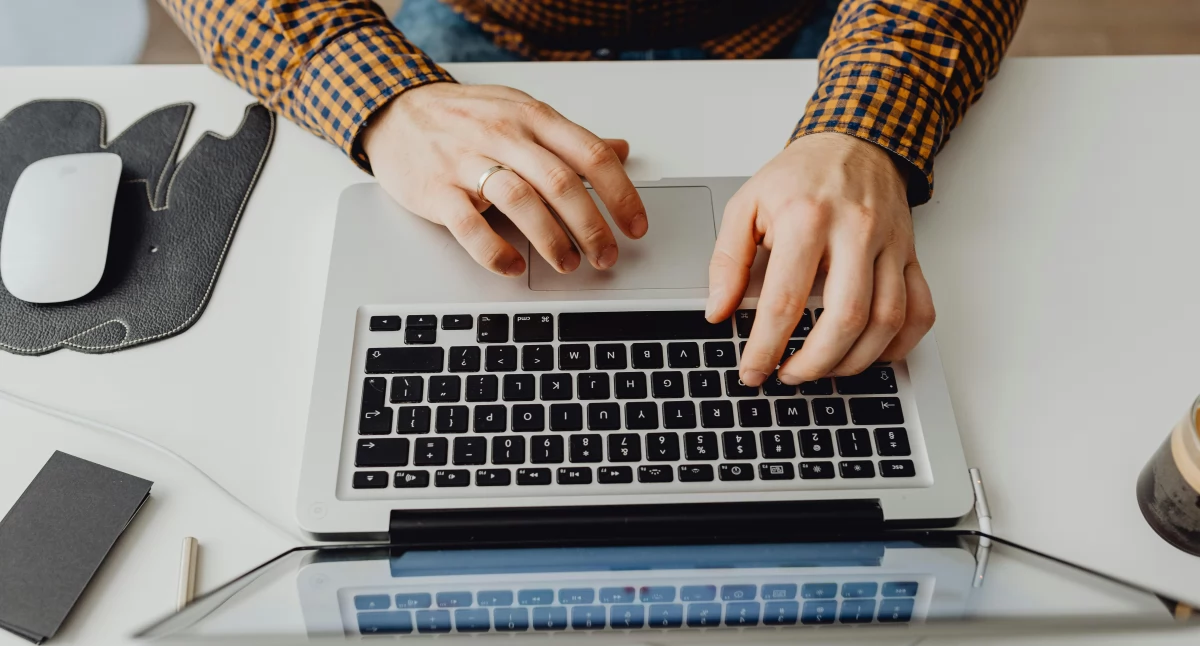 Materiały promocyjne, używać kalkulatora WIBOR żeby przewidzieć koszty kredytu - zdjęcie, fotografia