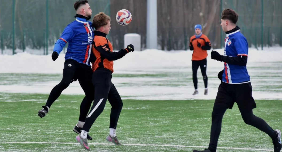 Piłka nożna, Sparingi Remis Granatu Skarżysko Szydłowianką Szydłowiec - zdjęcie, fotografia