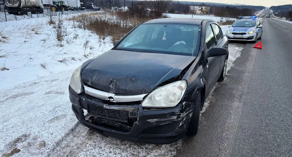 Uszkodzony opel Fot. Kielecka policja