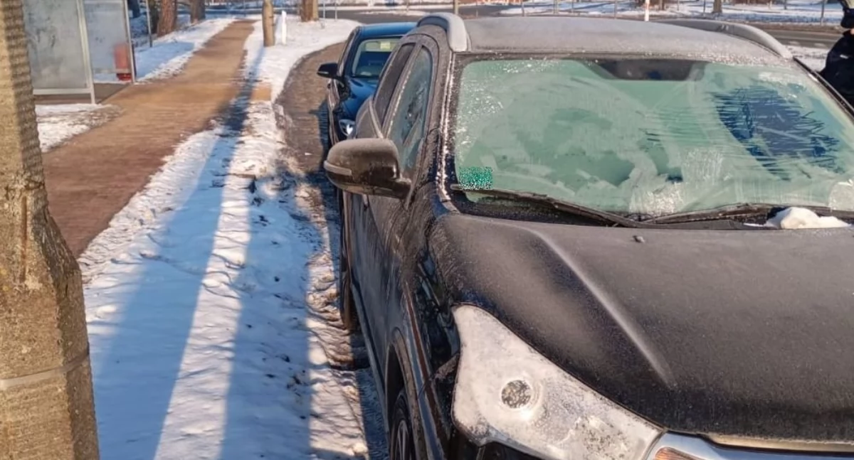 Zaszroniona szyba to może być mandat. For. Policja Skarżysko