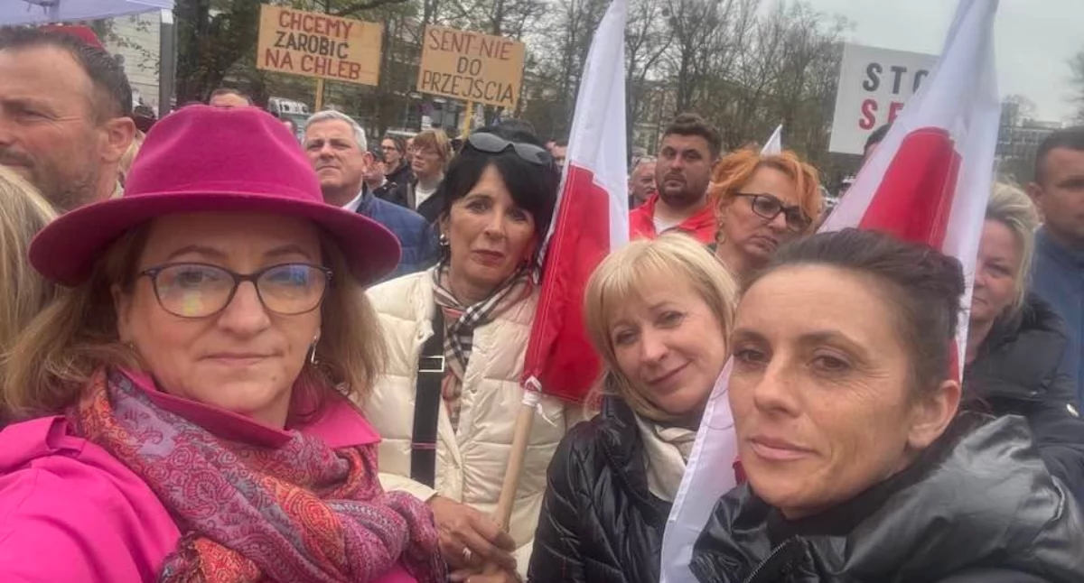 Materiały promocyjne, Presja sens! Ministerstwo wycofuje części zmian systemie - zdjęcie, fotografia