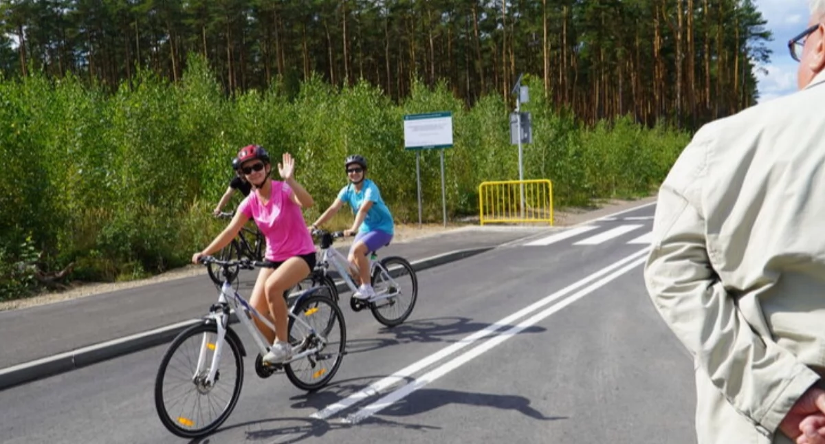Informator Samorządowy Powiatu Skarżyskiego, rozbudowy drogi powiatowej Majków Michałów zakończony Współpraca przyniosła konkretny efekt - zdjęcie, fotografia