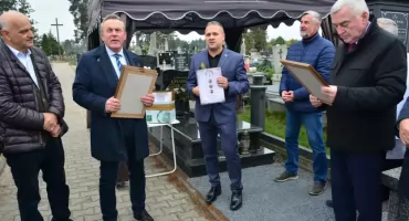Nagrobek rodziny Witwickich odzyskał dawny blask. Renowacja zakończona sukcesem !!! 