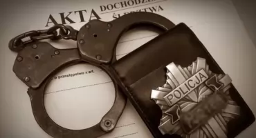 41-latek z ranami ciętymi trafił do szpitala. Policja wyjaśnia co wydarzyło się w mieszkaniu w Skarżysku-Kamiennej