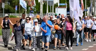 Pielgrzymi Nadziei ze Skarżyska i powiatu w drodze na Jasną Górę (zdjęcia)