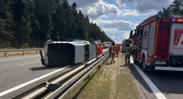 Kolizja na trasie S-7 w Suchedniowie. Interweniował śmigłowiec LPR