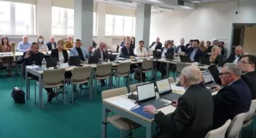 Po XXI sesji Rady Powiatu Skarżyskiego - apel w sprawie PKP PLK S.A, zdrowie i wizyta mistrzyni świata w puzzlach