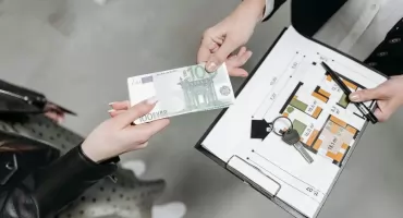 Zakup nieruchomości – kiedy warto skorzystać z pomocy radcy prawnego?