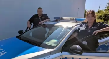 Dramatyczny wyścig z czasem. Dwuletnia dziewczynka dusiła się, policjanci ruszyli z pomocą
