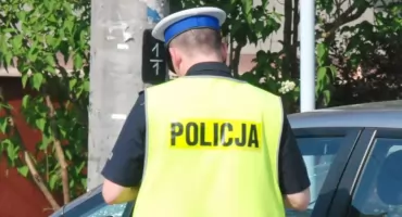 Miał dożywotni zakaz prowadzenia, a i tak wsiadł za kierownicę. 34-latek odpowie przed sądem