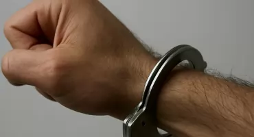 Trzech poszukiwanych zatrzymanych. Dwóch trafi za kraty