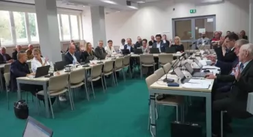 Ponad 138 mln zł na inwestycje, blisko 108 mln zł pozyskanych środków – radni poznali skalę realizowanych zadań Powiatu Skarżyskiego